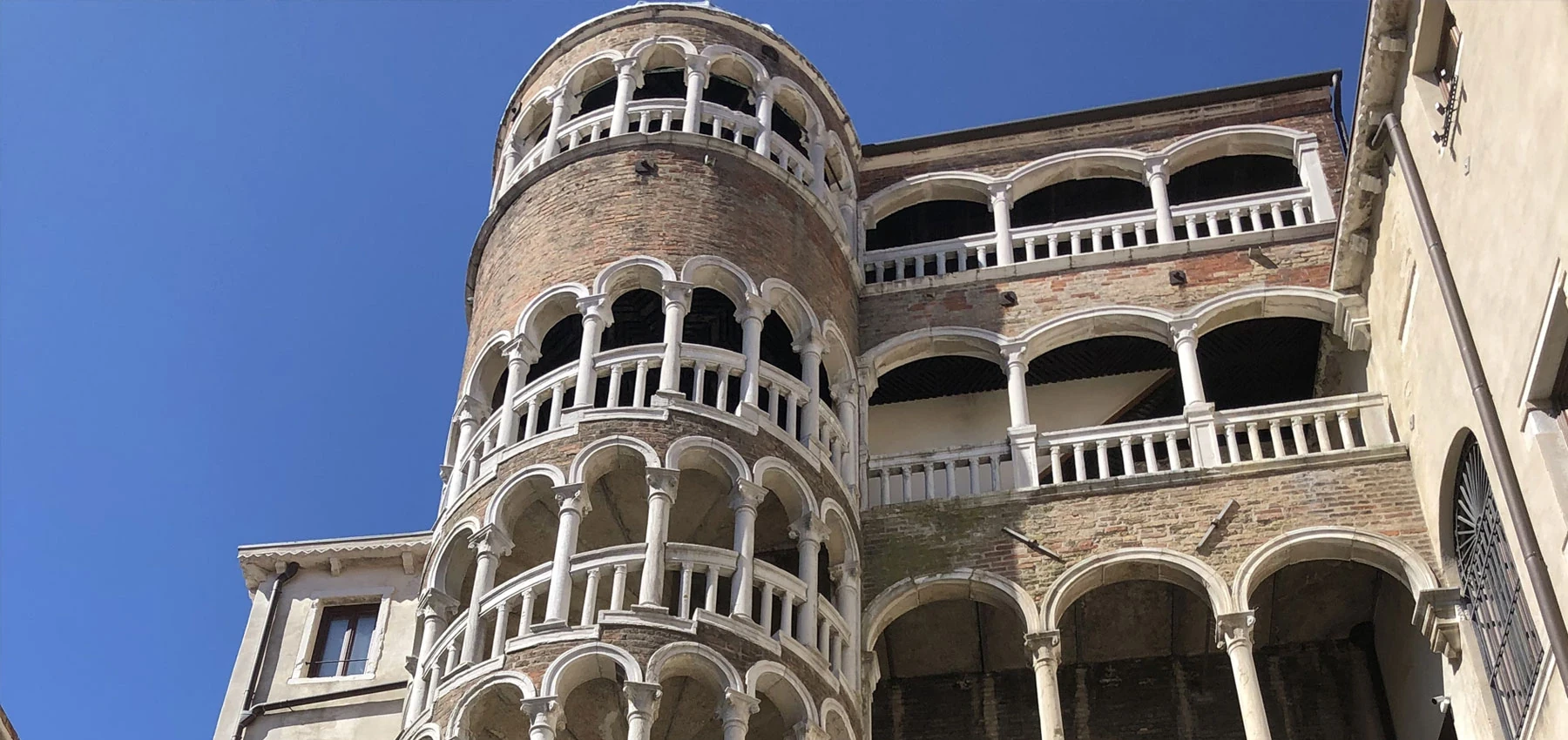 Image of a building in Venice